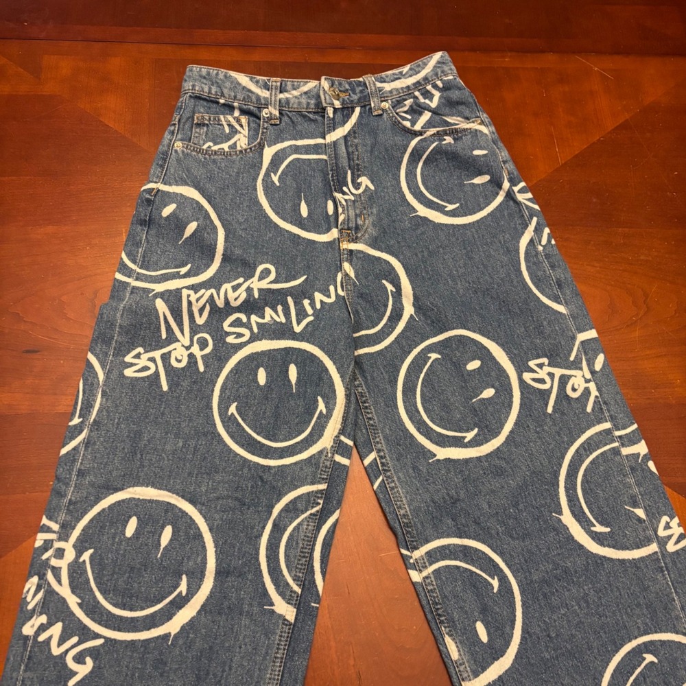 Smiley x H&M Jeans Loose Fit High Waist Wide Leg Never Stop Smiling Print Size 4